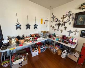 so much beautiful wall art 