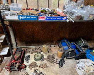 Pro Car Jack, chains, tool bags, clamps etc