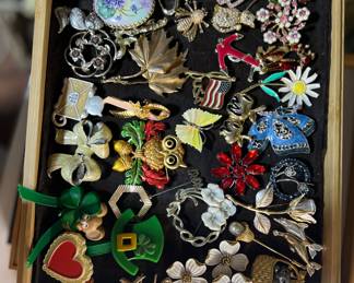 Silver & Gold Jewlery, costume jewelry, Broaches  