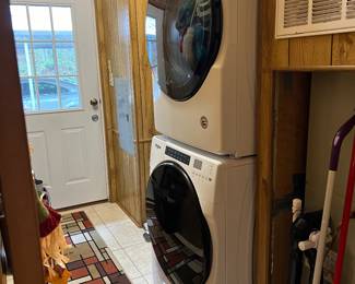 Stackable Whirlpool Washer & Dryer