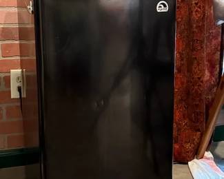 Igloo mini fridge