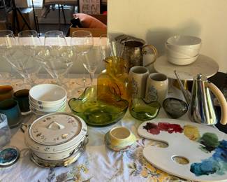 Serving pieces, cake stands