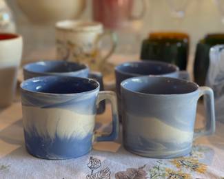 Set of 4 marbled blue & white ceramic mugs