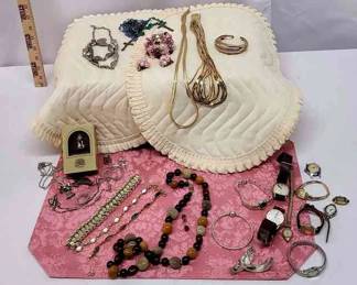 COSTUME JEWLERY. LOT