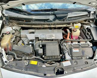 2015 Toyota Prius Hatchback 4-Cyl, Hybrid, 1.8 Liter, Automatic Transmission, White w/Black Leather Interior, 156,000 miles