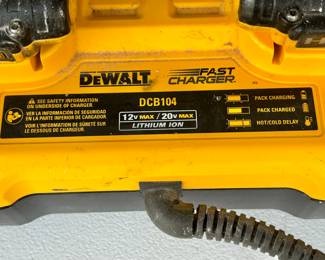 DeWalt 4-battery fast charger