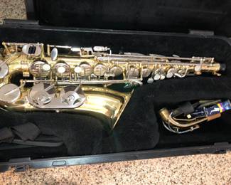 Selmer AS 300 Saxophone $400