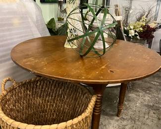 Connant Ball rustic table with 1 leaf