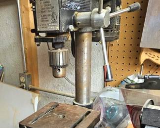 1 of 2 pictures - Duracraft All Ball Bearing 3 Speed Drill Press 