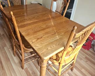 1 of 4 pictures - Solid Oak Table with 1 Leaf & 4 Chairs