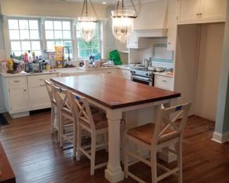 Kitchen cabinetry by QCCI Quality Custom Cabinetry Inc.