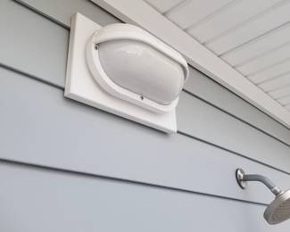 Exterior light fixture