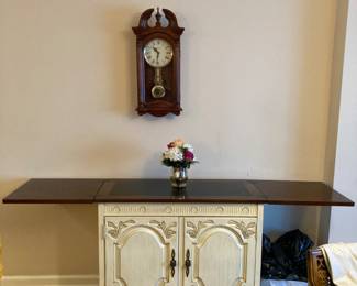 White Company expandable server