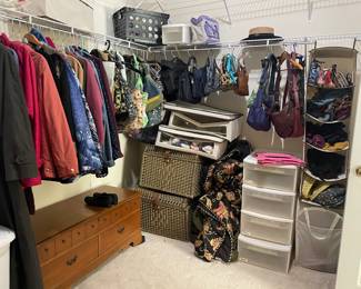 Lots of men n women’s clothing 