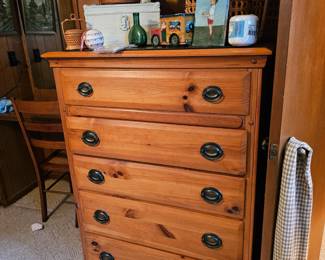 Pine Chest of Drawers