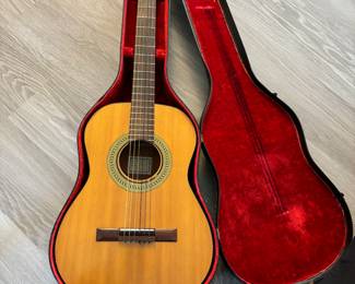 Vintage Gibson Guitar - Ya Baby!