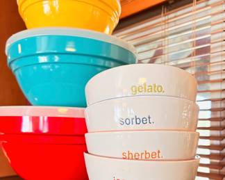 Melamine Mixing Bowl Set with Lids, 4 Pieces And Williams Sonoma Dessert Bowls 