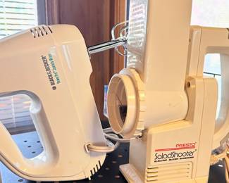 Black and Decker Mixer and Salad Shooter 