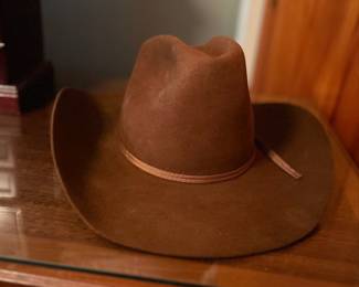 Lofland’s Western Wear- New Mexico size 67/8