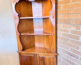 Corner Hutch Country
Farmhouse Cottage corner cabinet