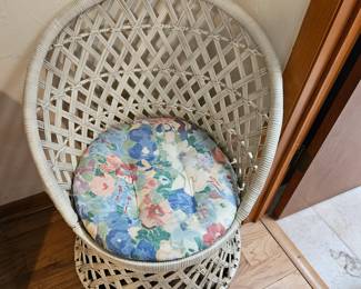 Wicker side chair