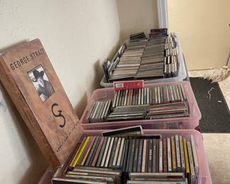Tons of great music • CD’s
