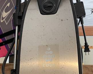 Homeowner decided to keep item.