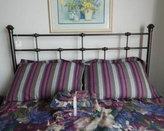Queen iron bed
