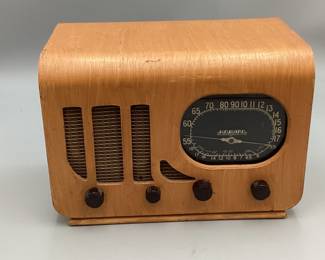 1937 Howard 225 Tube Radio