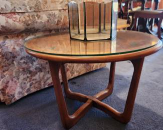 Lane Perceptions table. Mid-century Modern 