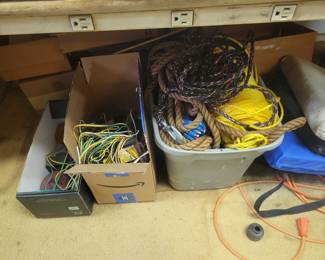 Tote of ropes