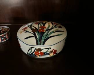 Tiffany & Co Freesia porcelain 7" octagon jewelry trinket box.
