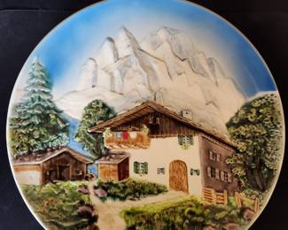 East German collector's plate (set of 3 - 1 large, 2 small)