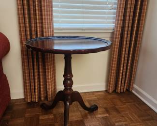 Wood pedestal side table