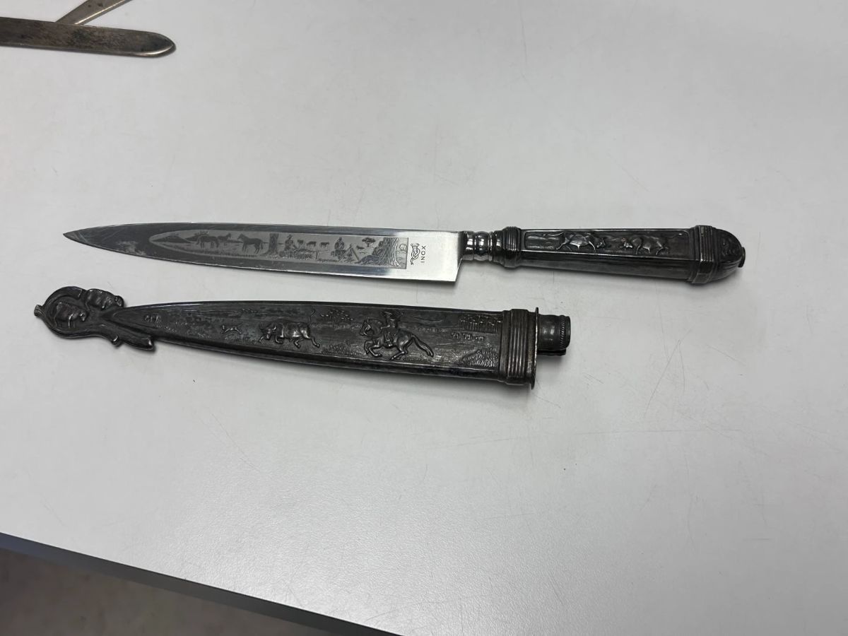 1 Silver Knife