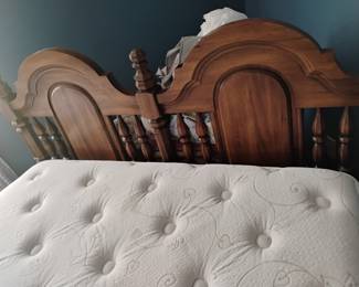 FULL SIZE BED WITH MATTRESS