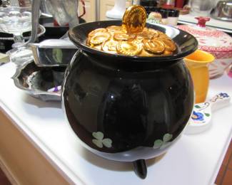 Pot-o-Gold cookie jar