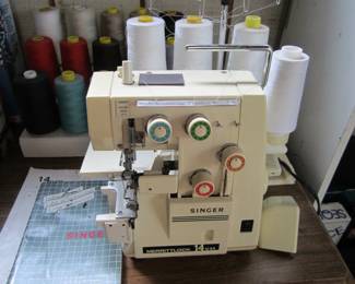 Singer Merrittlock 14U44B Sewing Maching
