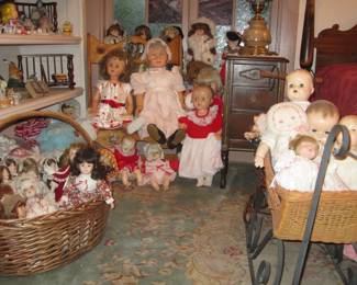 Vintage Doll Collection (very good condition)