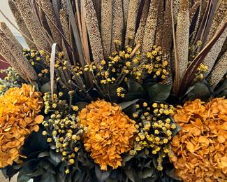 Earthtone floral arrangement