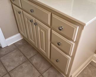 Bathroom cabinet, hardware