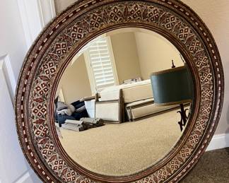 Round decorative mirror