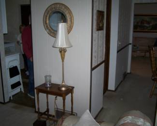 SMALL TABLE, LAMP & MIRROR