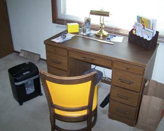 KNEE-HOLE DESK & CHAIR