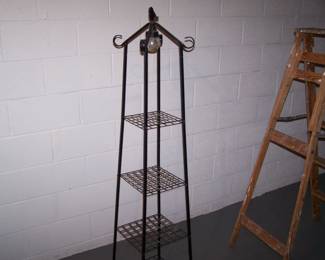METAL PLANT STAND
