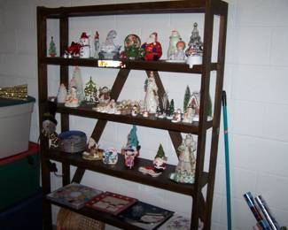 WOODEN SHELVES & MORE DECORATIONS