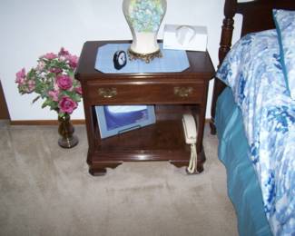 ETHAN ALLEN NIGHT STAND