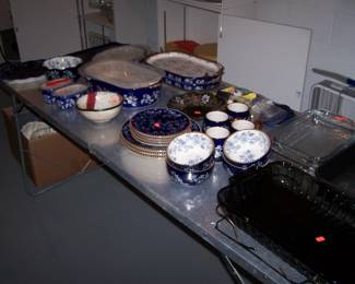 BLUE POTTERY & COOKWARE