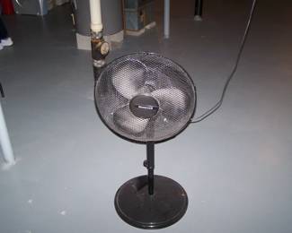 STANDING FAN