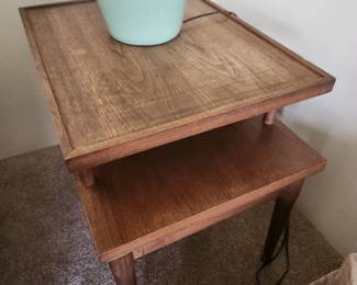 Mid-Century Modern (MCM) Side Table. 